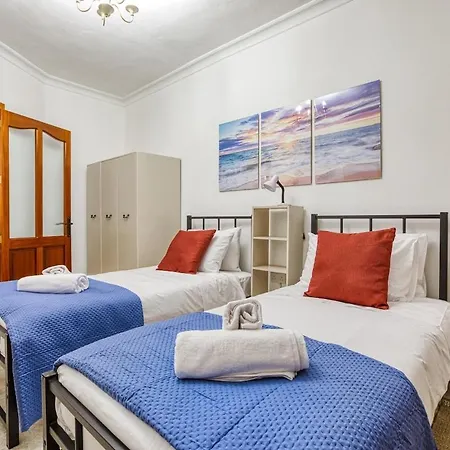 Charming 3br Maisonette With Private Backyard & Ac By 360 Estates