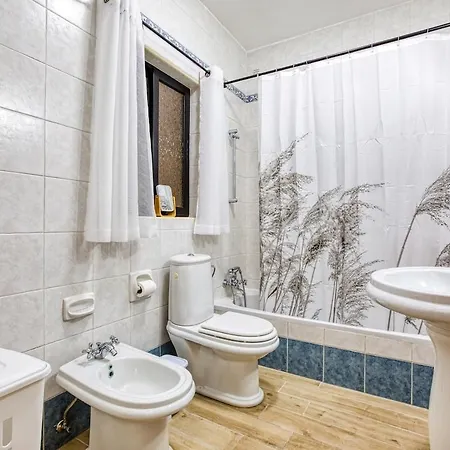 דירה Charming 3br Maisonette With Private Backyard & Ac By 360 Estates *