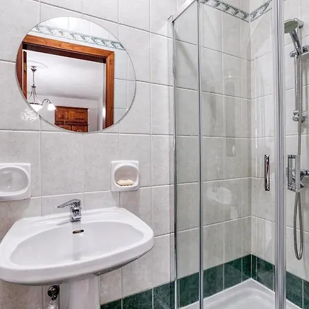 Charming 3br Maisonette With Private Backyard & Ac By 360 Estates *