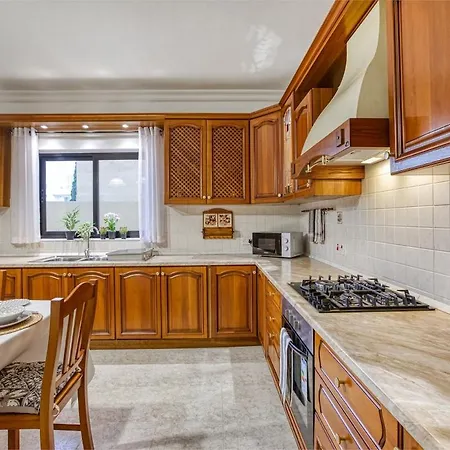 Charming 3br Maisonette With Private Backyard & Ac By 360 Estates Apartment *