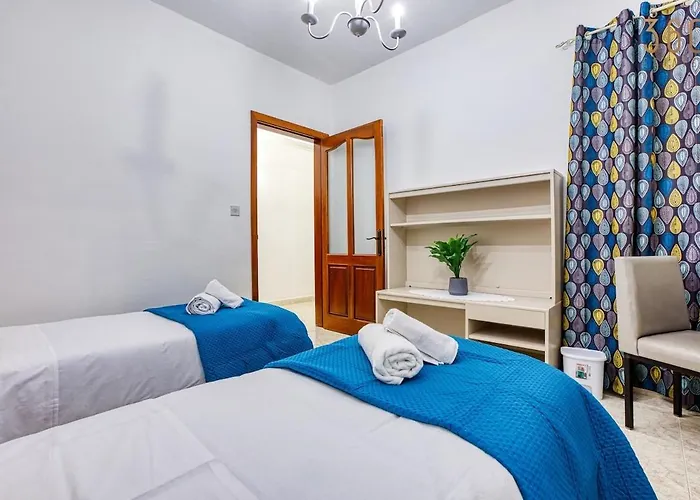 Daire Charming 3br Maisonette With Private Backyard & Ac By 360 Estates *