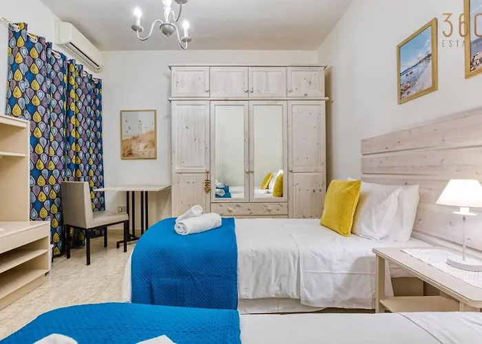 Daire Charming 3br Maisonette With Private Backyard & Ac By 360 Estates