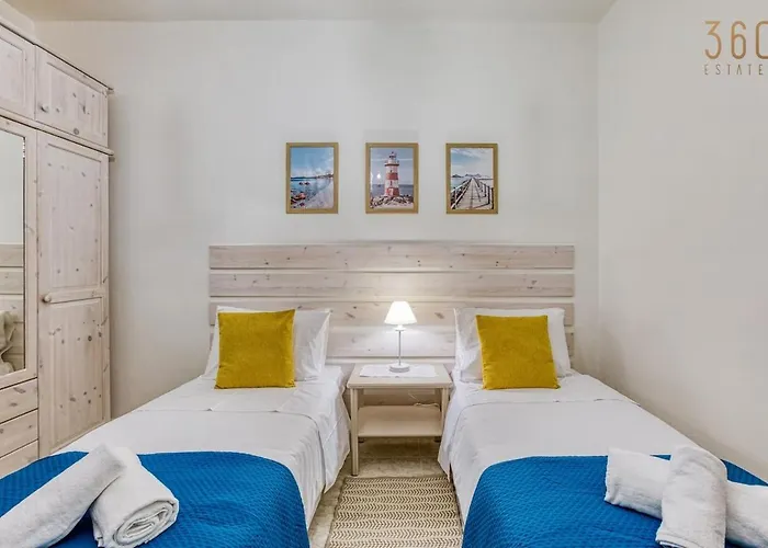 Charming 3br Maisonette With Private Backyard & Ac By 360 Estates