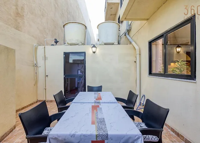 Charming 3br Maisonette With Private Backyard & Ac By 360 Estates Daire
